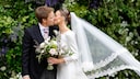 Sicherlich wird die Herzogin von Westminster ihren Brautstrauß nach der Hochzeit geworfen haben. Ob noch andere Hochzeitsbräuche dabei waren?