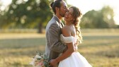 Paar am Hochzeitstag