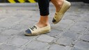Espadrilles reinigen ist gar nicht so schwer! STYLEBOOK verrät, wie es geht.