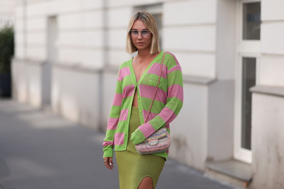 Streetstyle. Cardigan Colorblocking pink grün. Grün ist jetzt sowieso Trend, wir denken an Brat Summer