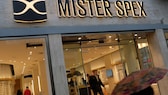 Jacquemus-Sonnenbrillen gibt es jetzt auch bei Mister Spex. Ob die neue Zusammenarbeit die Optikerkette retten kann?