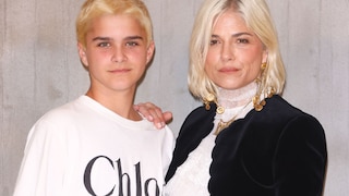 Selma Blair und Sohn Arthur Saint Bleick in Chloé in Paris