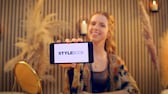 Jetzt unseren neuen TV-Werbespot von STYLEBOOK entdecken