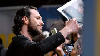 Na, erkennen Sie die Schönheit? Aaron Taylor-Johnson trägt jetzt die Krone.