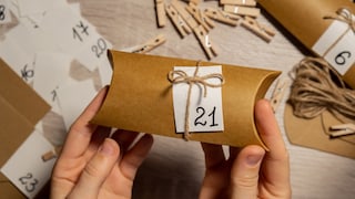 Adventskalender kann man kaufen oder einfach selbst machen.