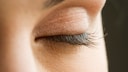 geschwungene Wimpern