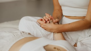 Ohne Stress entspannen? Das geht wirklich! Wir haben bei einer Expertin nachgefragt.
