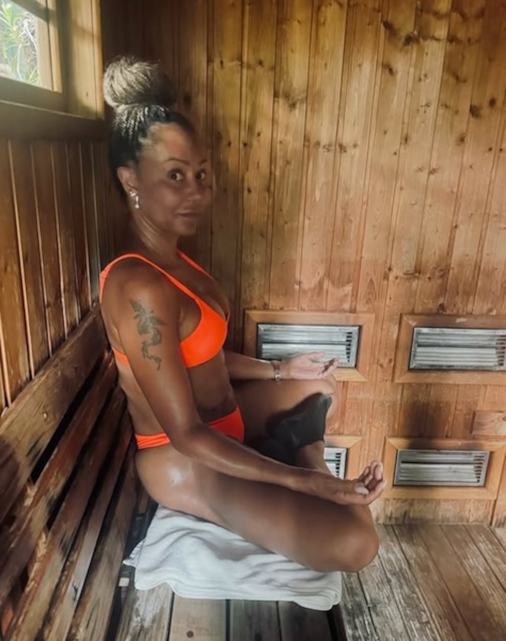 Meditation und Sauna gehört zur Selfcare-Routine von Mel B