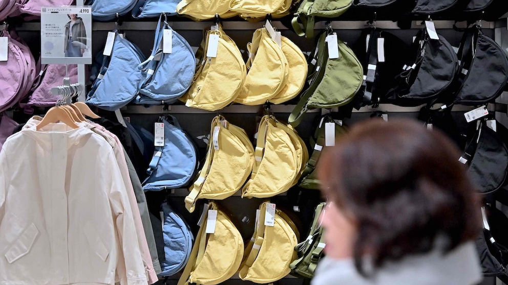 Die „Banana Bag“ von Uniqlo ist ein Dauerbrenner