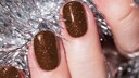Bei den angesagten Cat Eye Nails können Sie selbst entscheiden, in welche Richtung der Glitzer zeigt
