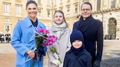 Die schwedische Königsfamilie mit Kronprinzessin Victoria und Prinzessin Estelle und die Jungs