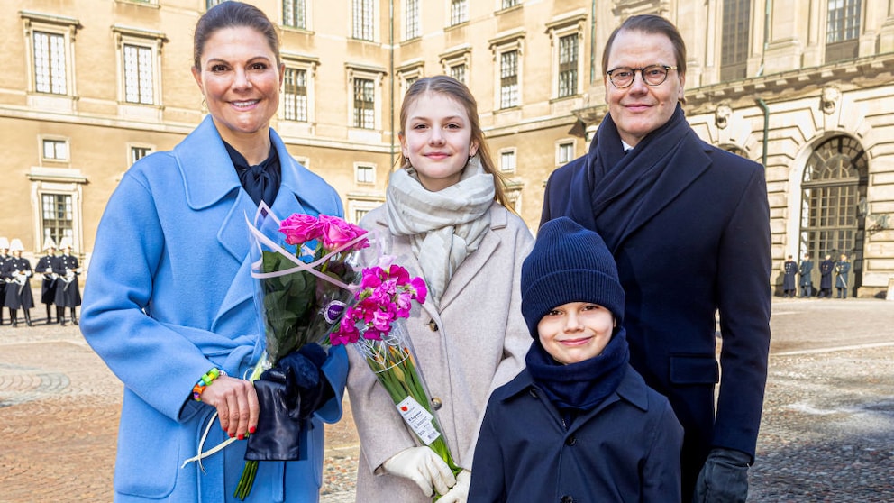 Die schwedische Königsfamilie mit Kronprinzessin Victoria und Prinzessin Estelle und die Jungs