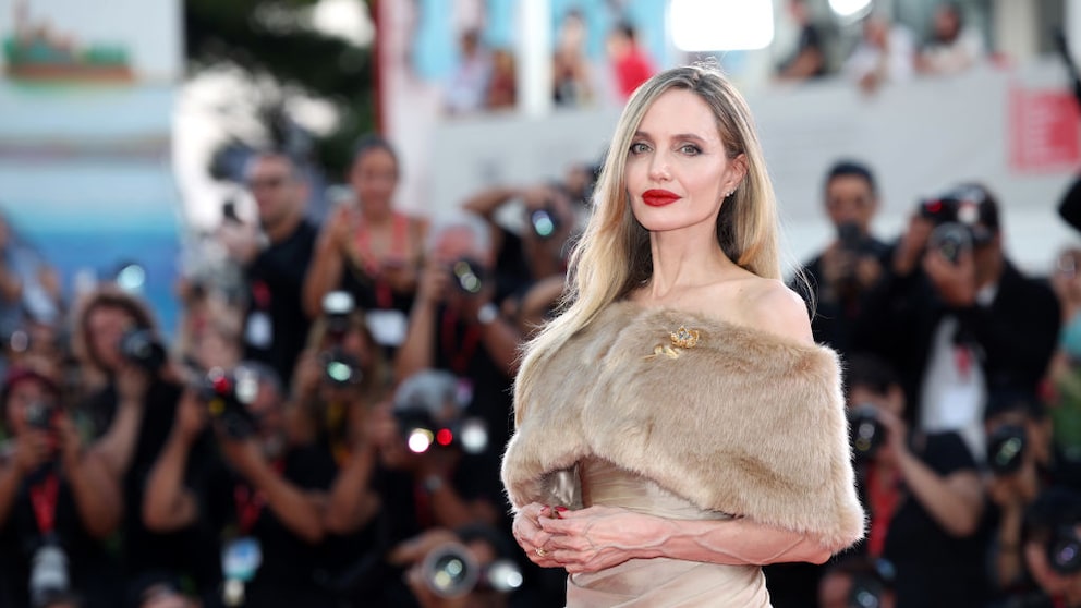Angelina Jolie auf dem roten Teppich in Venedig