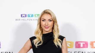 Anna-Carina Woitschak macht sich für das Dschungelcamp bereit – und zeigt ihre neue Frisur