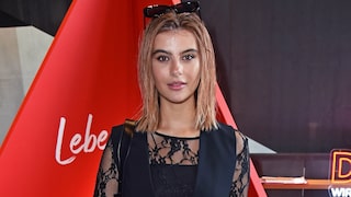 Ex-GNTM-Model Romina Palm blondiert sich ihre Haare auch in der Schwangerschaft. Was ein Experte dazu sagt …