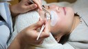 Wimpernverlängerung reinigen