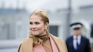 Prinzessin Amalia Anzug