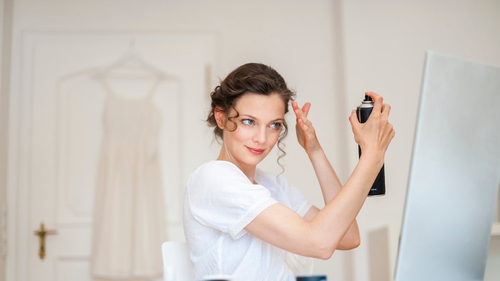 Welches Haarspray benutzen Sie am liebsten? Unsere Redaktion hat 5 klare Favoriten.