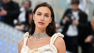 Damit der Lidschatten so lange hält wie bei Topmodel Irina Shayk, empfehlen wir Ihnen hier die 4 besten Primer dafür