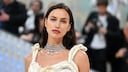 Damit der Lidschatten so lange hält wie bei Topmodel Irina Shayk, empfehlen wir Ihnen hier die 4 besten Primer dafür