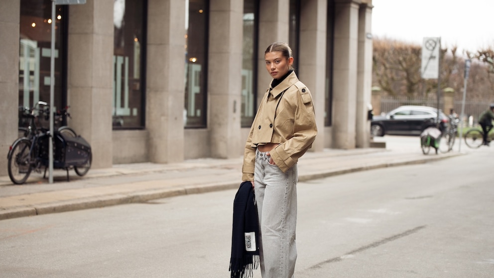 Cropped Trenchcoat