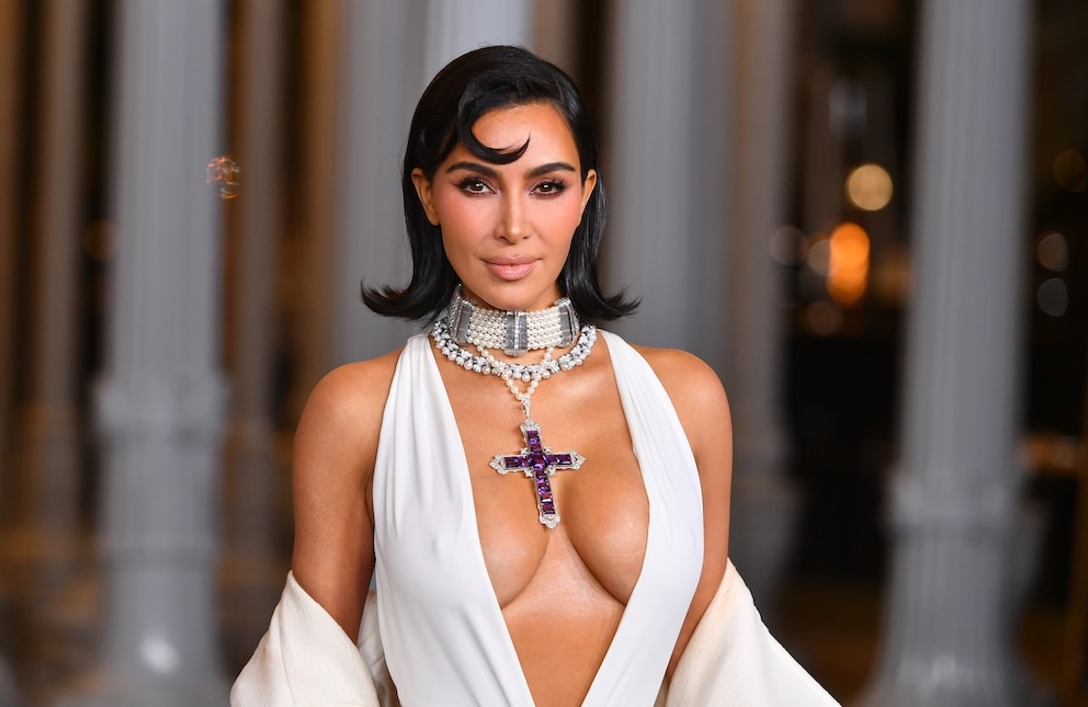 Kim Kardashians Nippel-BH bekommt ein Update – und verfehlt dabei sein ursprüngliches Ziel