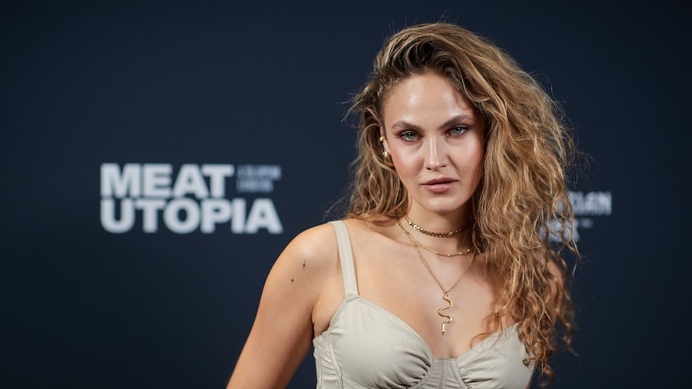 Elena Carriere