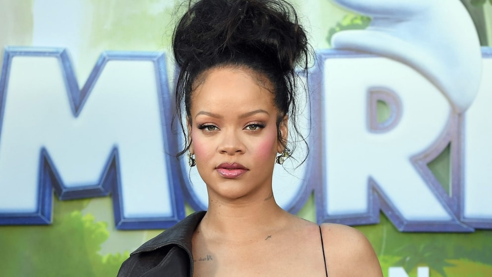 Rihanna Kinder