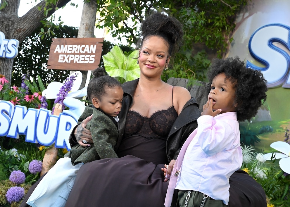 Rihanna Kinder