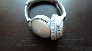 Wer ein von der Sicherheitslücke betroffenes Smartphone besitzt, sollte Bluetooth-Kopfhörer – falls möglich – vorübergehend wieder per Kabel anschließen.