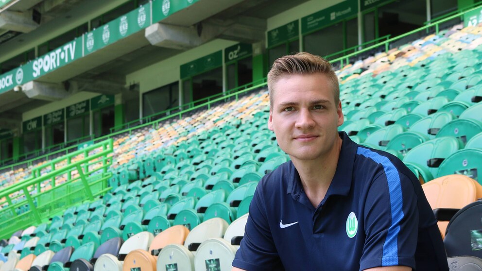 Im echten Leben Stürmer in der Verbandsliga, an der Konsole vierfacher Deutscher Meister in „Fifa“: Benedikt Saltzer vom VfL Wolfsburg
