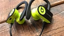 Die Sportkopfhörer Powerbeats 3 überzeugten uns in den meisten Bereichen, nur beim Klang leisteten sie sich einen Fauxpas.