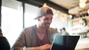 Surfen Sie auch unterwegs bequem im WLAN und nutzen dazu einfach das iPhone als Hotspot.