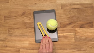 Ein Tennisball kann Ihrem Tablet-Sound ordentlich Kraft verleihen.