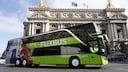 Flixbus vor der Pariser Oper