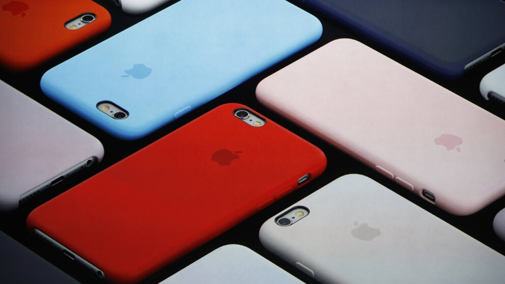 iPhones mit farbigen Hüllen