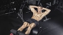 Um solch ein Sixpack zu bekommen, reicht ein Bauchweggürtel nicht aus. Neben kalorienreduzierter Ernährung, viel Training und extremer Disziplin gibt es auch noch den unfairen Einfluss der Genetik.