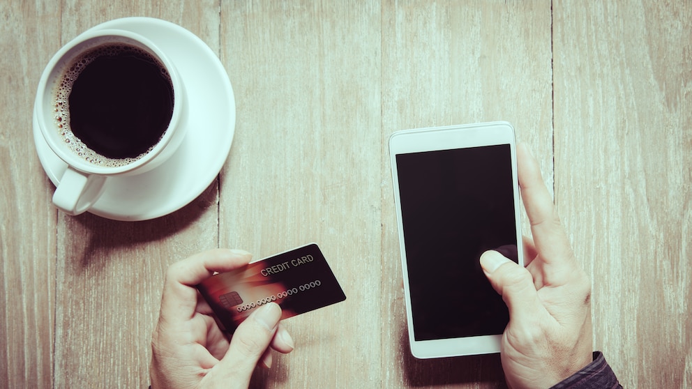 Mit nur einer Smartphone-App die gesamte Kontrolle über seine Finanzen und Banking-Funktionen haben – das versprechen Smartphone-Banken