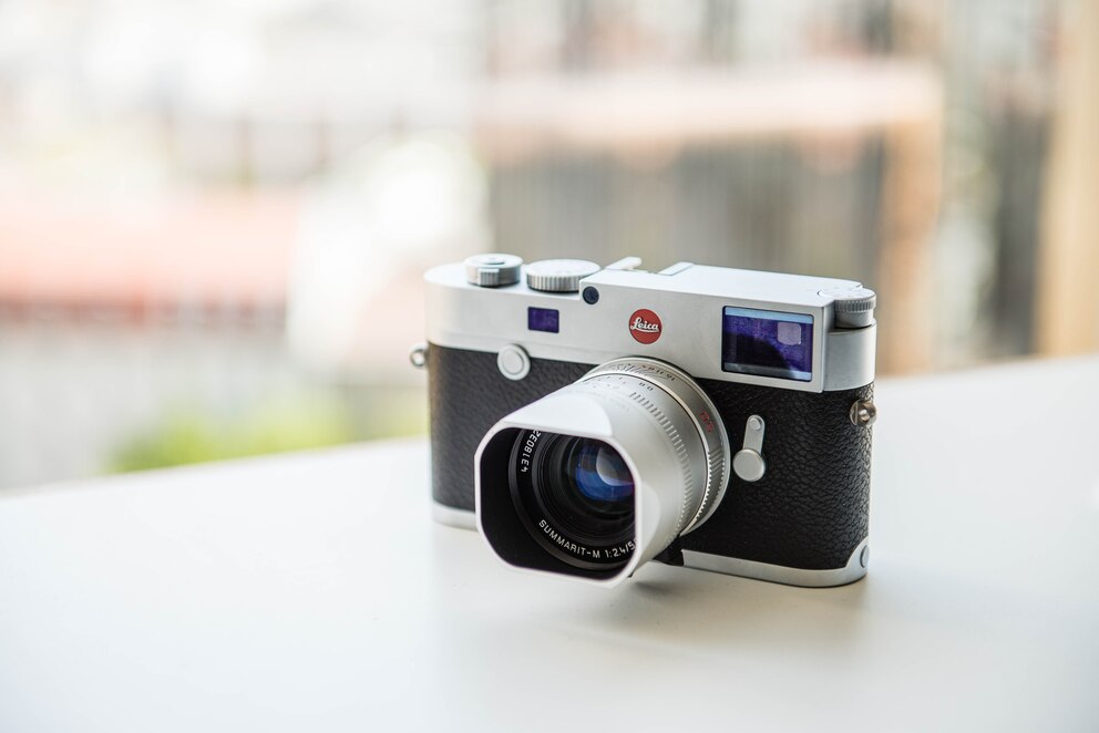  Die Leica M10 mit dem Summarit-M 1:2,4/50mm<br>Foto: TECHBOOK