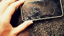 Ist das Handy kaputt, hilft meistens nur noch eine Reparatur.