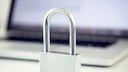 Den eigenen Computer sollte jeder vor den Bedrohungen im Internet schützen. Antivirensoftware hilft dabei.