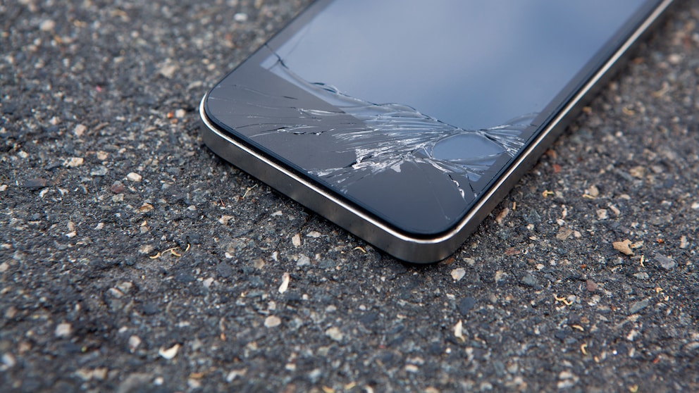 Smartphone-Display mit Sprung
