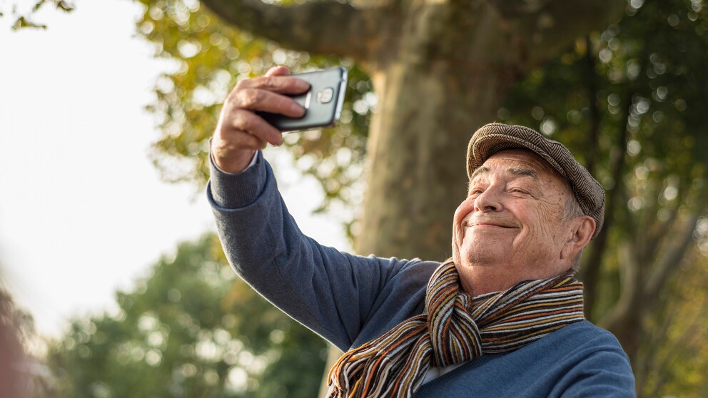 Kamera, LTE und Auflösung sind für ältere Menschen oft nicht so relevant. Besonders eine einfache Bedienung ist wichtig.