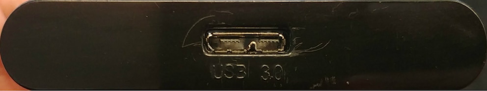 Festplatte mit USB 3.0 Typ Micro-B AnschlussFoto: TECHBOOK