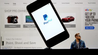 Iphone mit Paypal auf einem Ebay-Desktop