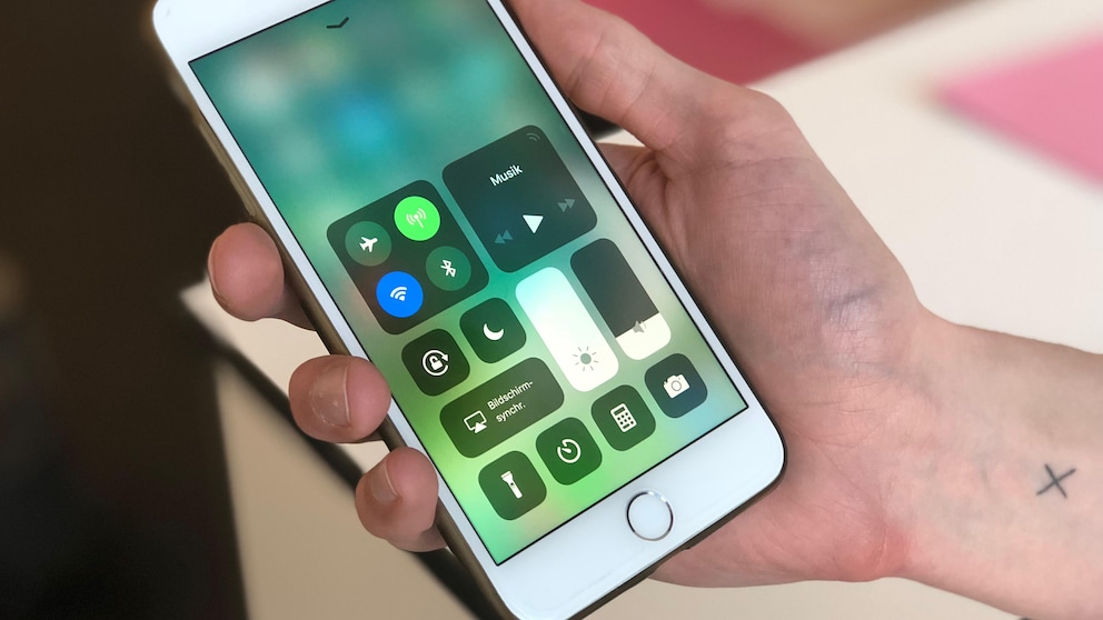 Iphone 8 Plus mit geöffnetem Kontrollzentrum