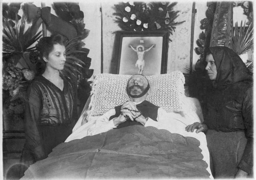 Dead man with daughter and wife