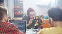 Technik-Boys bei der Arbeit