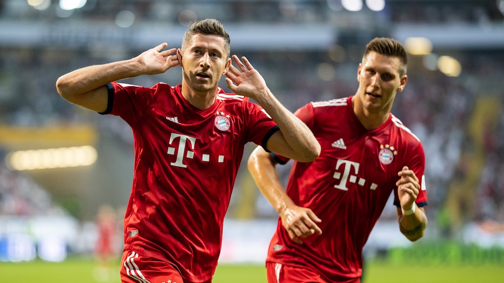 Robert Lewandowski jubelt