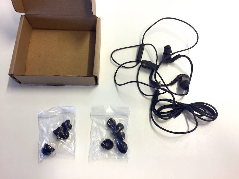 Amazon Basics Sport In-Ear Headphones